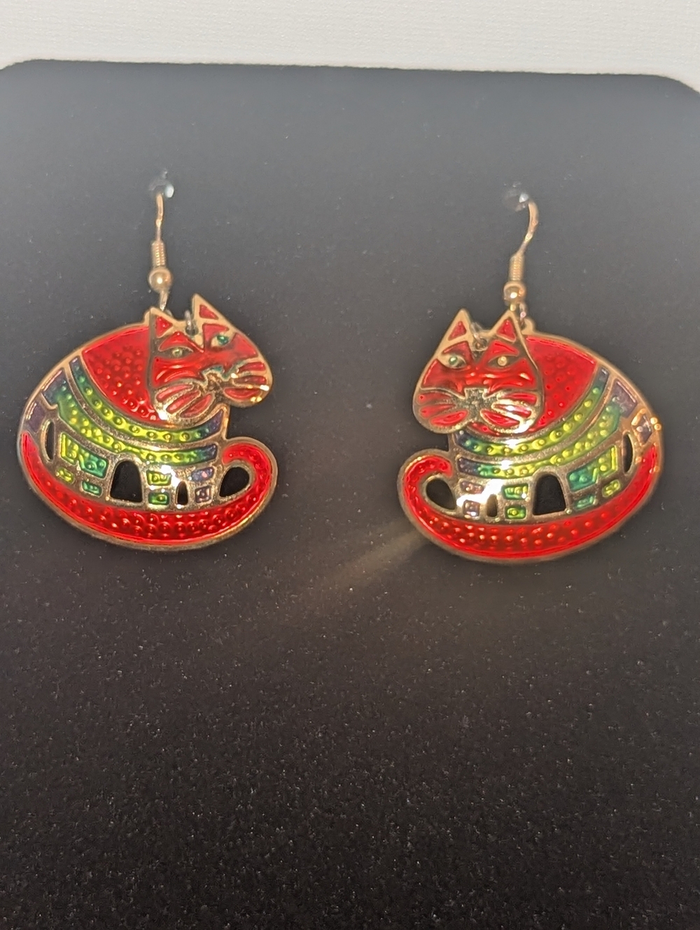 Berebi Cat Pierced Earrings Dangles